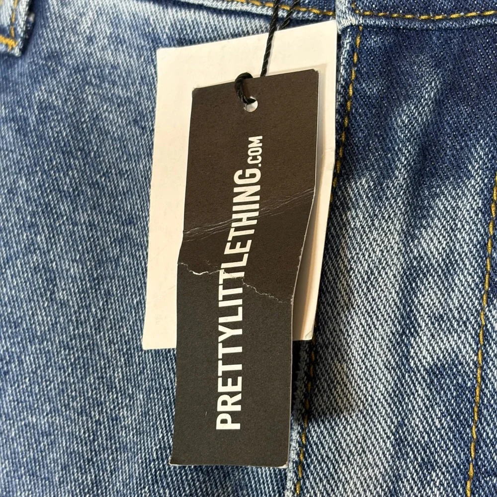 PrettyLittleThing petite boyfriend